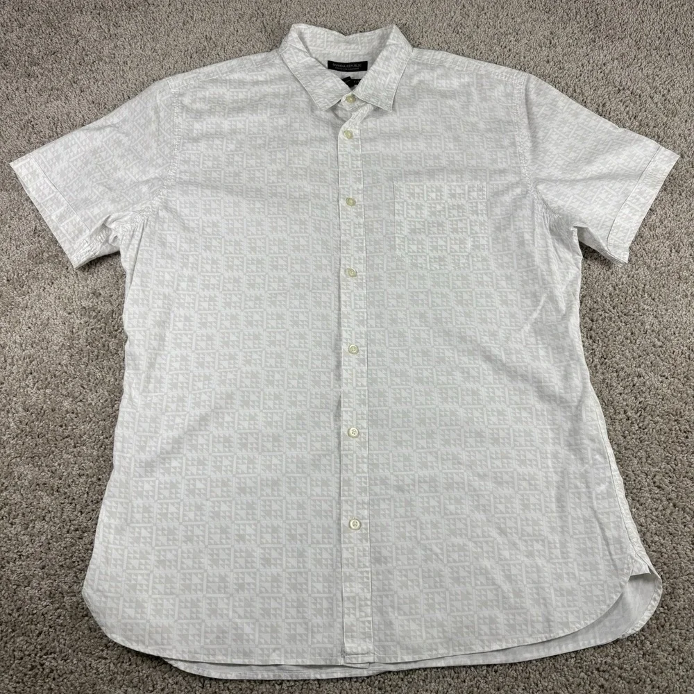 Banana Republic Camden Fit large cotton‎ geometric patterned short sleeve white